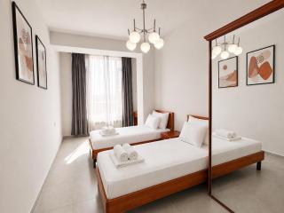 Comfort 2-Bedroom Stay in Central Yerevan - 5