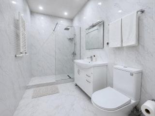 Comfort 2-Bedroom Stay in Central Yerevan - 2