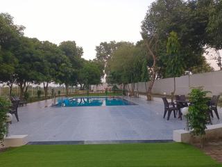Paradise Gomti Pool - Private Luxury Resort - 5