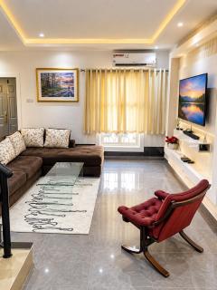 Sandvica Luxe Homes - 0