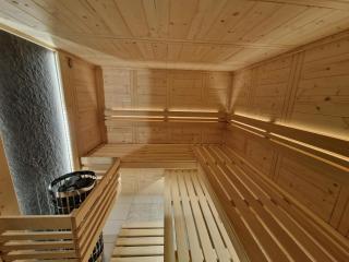 High Tatras Family Mansion with Sauna, Jacuzzi & Gym - 9