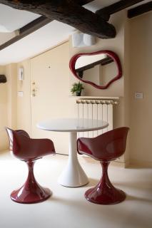 Just Urban Stays - Elegant 2-BR Penthouse with Balcony in City Center - 2