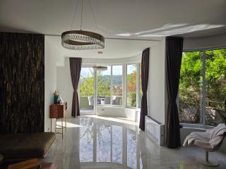 The House - 8