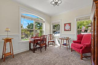 5BR Meridian Custom Home • Pool Table• Home Office - 7