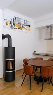 Spacious design apartment with balcony & fireplace - 4