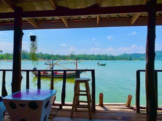 บ้านริมเล โฮมสเตย์ป้าตา Grandma Ta's Seaside Homestay - 6