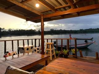 บ้านริมเล โฮมสเตย์ป้าตา Grandma Ta's Seaside Homestay - 3