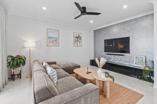 Spacious Pallara Luxe 5BR 4BA and Private Backyard - 8