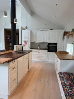 Entire house & spectacular views - 6