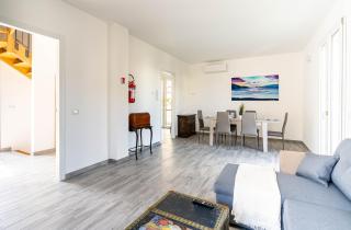 Villa - Sauna, mini-cinema, terrace & garage - 1