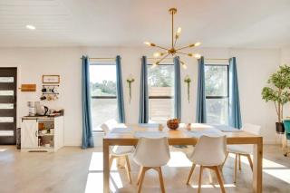 Hill Country Hideaway Modern Barndominium for 6 - 7