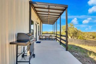 Hill Country Hideaway Modern Barndominium for 6 - 5