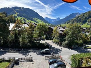 4-bedroom Chalet in the Heart of Gstaad - 2