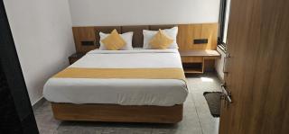Hotel Dwarkesh - 3