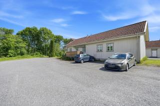 Three bedroom corporate apartment - 5