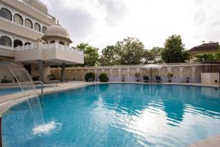 Casa Ganga by Nine Hill Stay Twin Pool 6BHK Villa FatehSagar Lake - 4