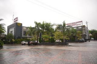 Hotel Ananta Inn - 0