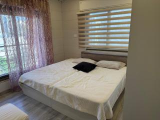 A Grand, Prime-Location Luxury Haven in the Heart of West Amman - 4