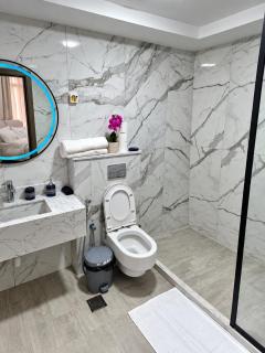 2BR Apartment, 3 Min Walk to Ajman Beach - 7
