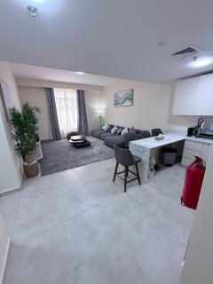 2BR Apartment, 3 Min Walk to Ajman Beach - 8