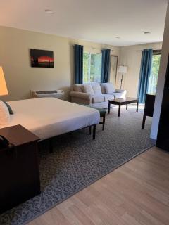 Sun & Ski Inn and Suites - Stowe - 9