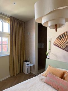 Villa Westerstraat, Cozy Beachside Getaway with Sauna, outside area and parking spot - 1