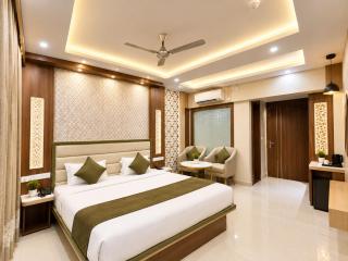 Hotel K-P Grand Heritage Near Jagannath Temple And Sea Beach # Fully Air Conditioning Luxuary Rooms# Restaurant # Lift and Parking Service - 7