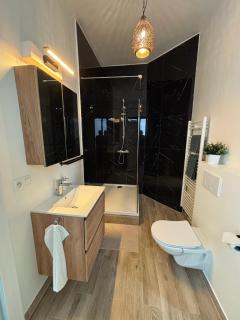 EQurie Guestrooms - 2