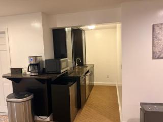 Garden level 2BR apartment with outdoor space - 6