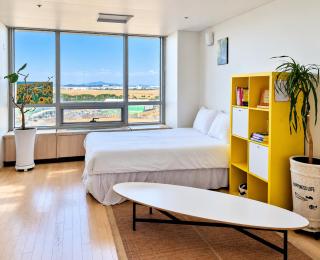 Cozy - Bright Studio - 8