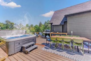 Sauna Hot Tub Game Room Theater Firepit - 4