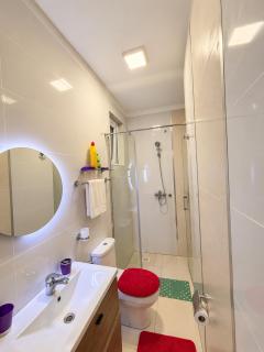 Terra Lounge Two-Bedroom Apartment in Westlands with Gym & Free Parking - 4