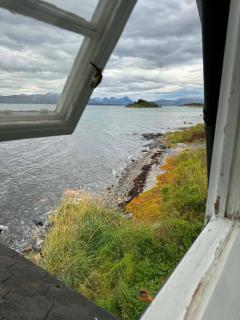 Cozy cabin by the waterfront - 20 minutes from the city center - 6