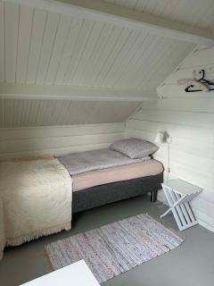 Cozy cabin by the waterfront - 20 minutes from the city center - 5