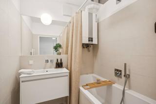 Bright Designer Loft near Kahlenberg - 3