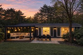 StayatSas Julia, Stijlvol Natuurhuisje met Grote Omheinde Tuin - 0
