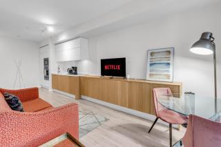 Spadina Modern suites - 7