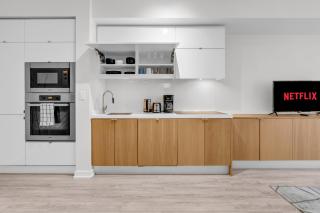 Spadina Modern suites - 4