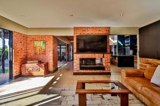 Jbay Holiday Home - 1