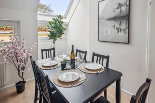 Modern Stay near Kahlenberg & Vineyards - 5