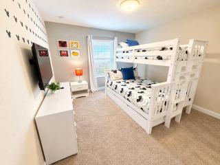 4809AM Townhouse 4 Beds & 3 Baths with Private Pool - 7