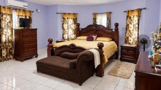 Montego Bay 3-Bed Home Sleeps 6 Parking & Garden - 9