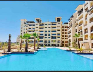 Luxury Modern 1-Bedroom Apartment in Aldau Heights - 9