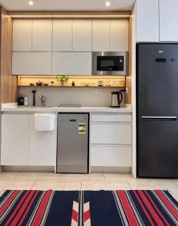 Luxury Modern 1-Bedroom Apartment in Aldau Heights - 4