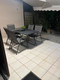 Quiet 2-bedroom apartment - Garden, Wi-Fi - Residence with pool - 3