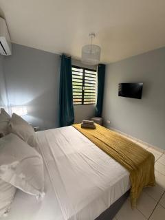 Quiet 2-bedroom apartment - Garden, Wi-Fi - Residence with pool - 1