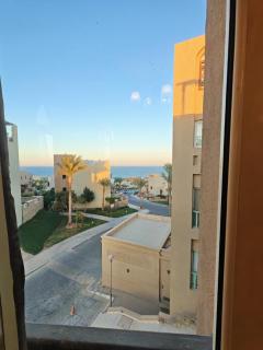 Stunning 2BR Sea View Apartment in Azzurra, Sahl Hasheesh - 6