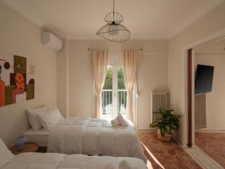 M-98 Apartment in City Center by FortesStays - 5