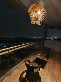 Stay Royal Stay Avika - Super Nova Spira Towers - 8