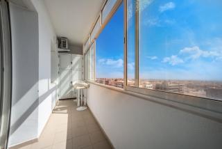 Large Modern 3-Bedroom Apartment, Pool & Private Parking - 8
